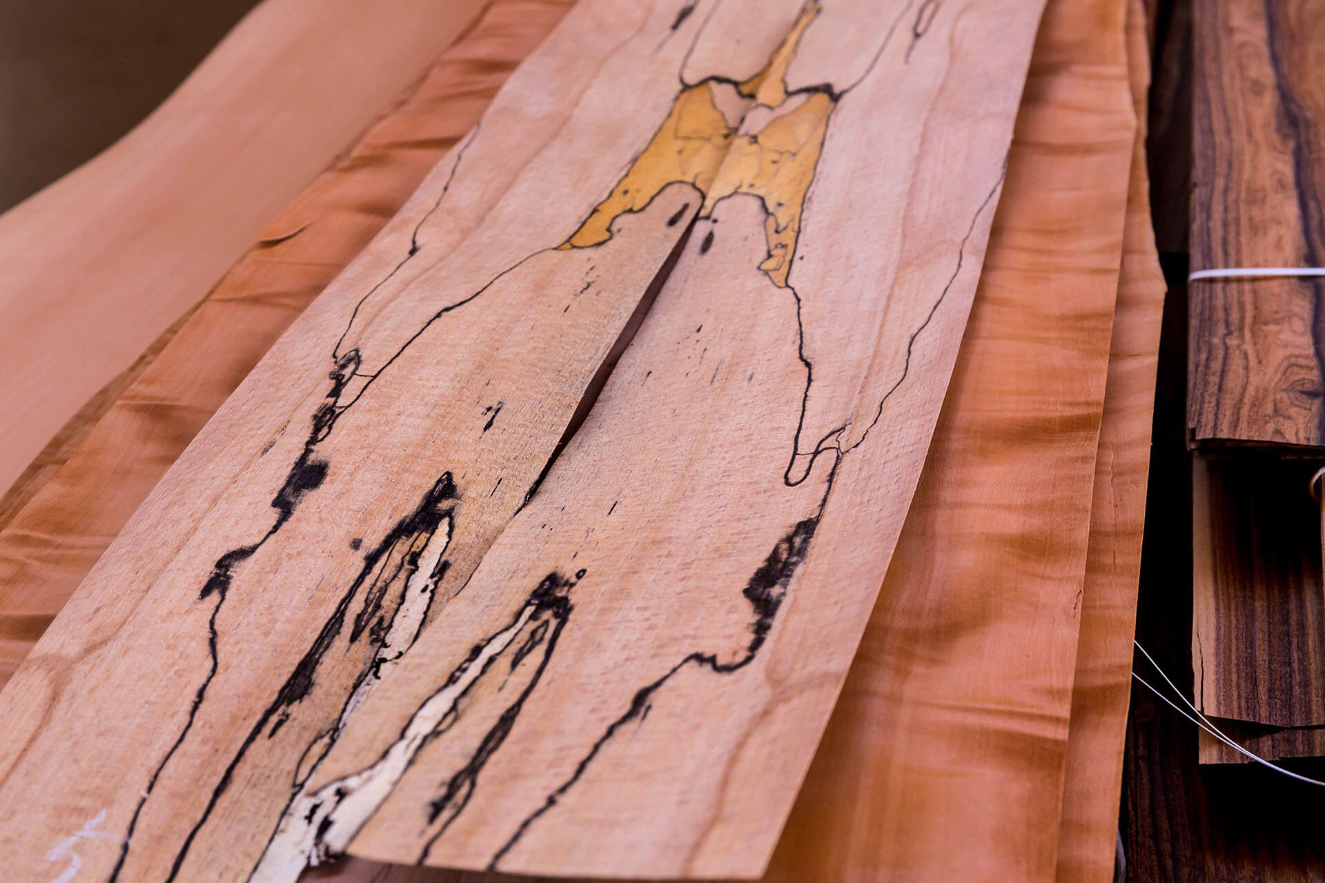 極まる化粧合板の天然美〈後編〉安多化粧合板 | CRAFTSMANSHIP 極まる化粧合板の天然美〈後編〉安多化粧合板 | CRAFTSMANSHIP