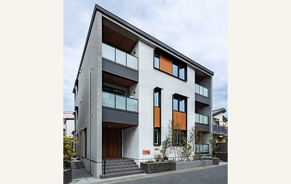 建築地：東京都杉並区／階数：3階建て（木造枠組み壁工法）／延床面積：602.32㎡／建物用途：賃貸マンション