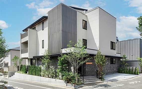 建築地：東京都目黒区／階数：3階建て（木造枠組み壁工法）／延床面積：359.91㎡／建物用途：賃貸マンション